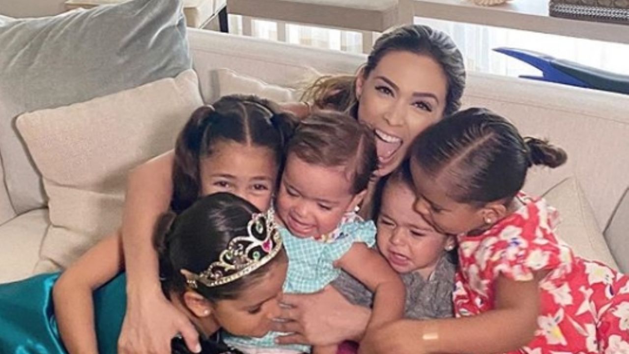 ¿Bebé en camino? Jacky Bracamontes revoluciona las redes al lucir su gran barriga