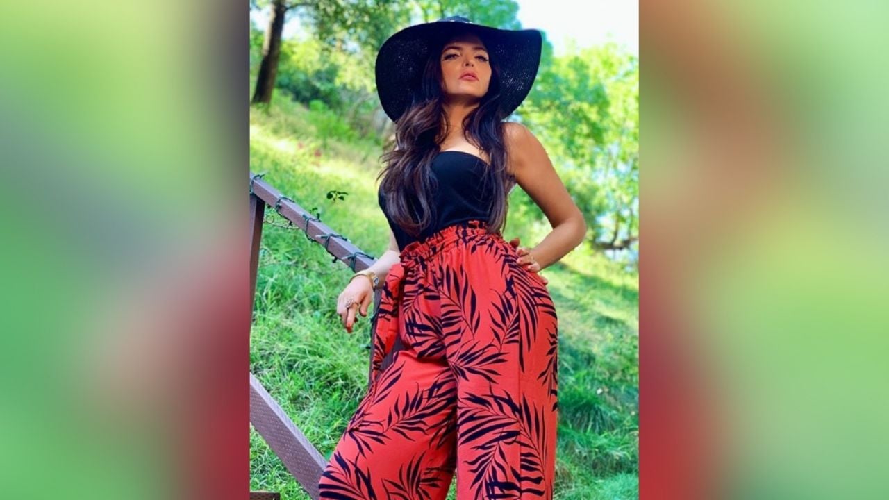 Ana Bárbara hace enloquecer a fans en un vestidito negro que resalta su belleza