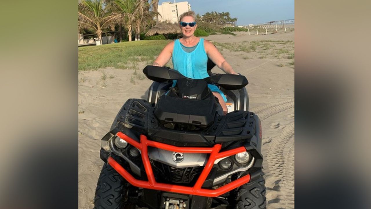 Érika Buenfil conquista TikTok al asolearse y bailar disfrutando de Acapulco