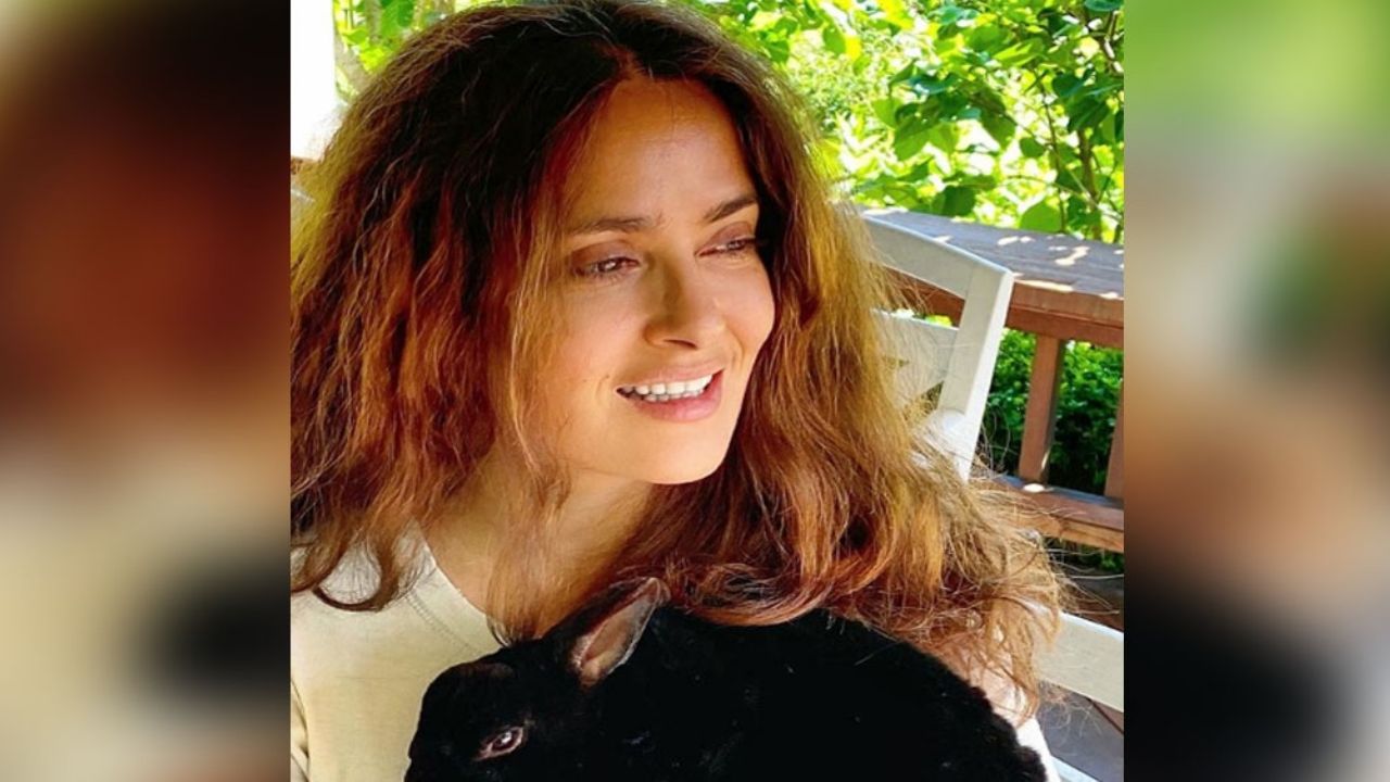 Salma Hayek deja boquiabiertos a sus seguidores ¡al lucir 10 kilos menos!