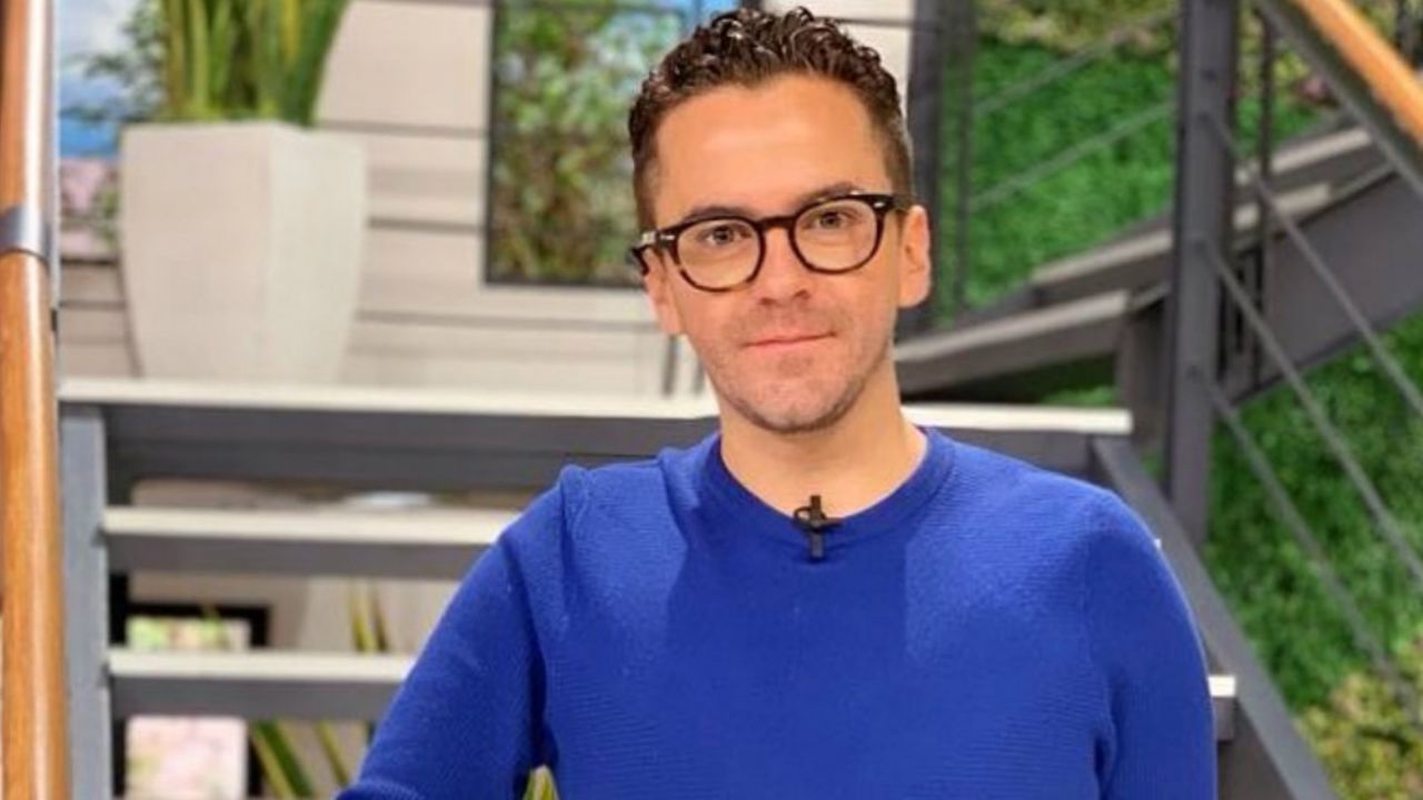 Mauricio Mancera comparte foto inédita de su infancia y ‘haters’ lo humillan