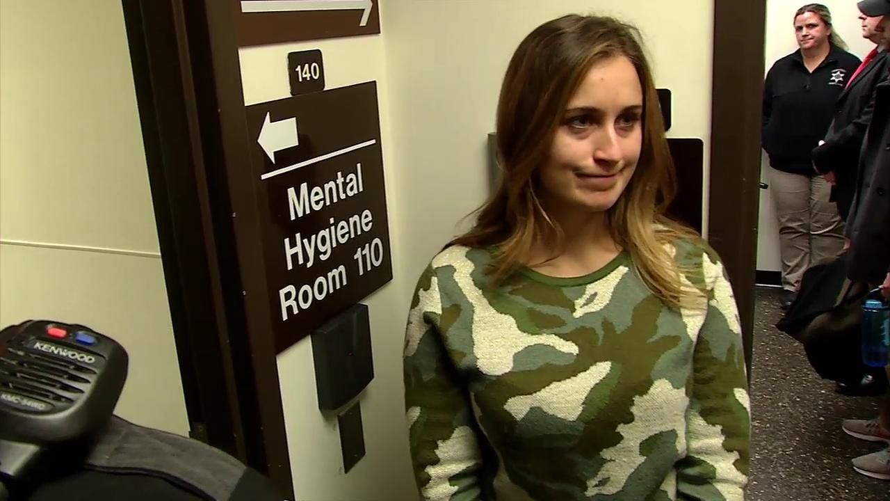 Exreina de belleza de EU irá a prisión tras mandar fotos indebidas a un menor de edad