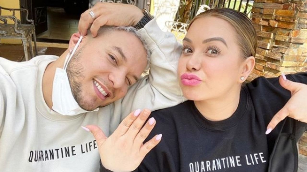 Tras crisis, Lorenzo Méndez canta romántico tema y se desvive en halagos para Chiquis Rivera