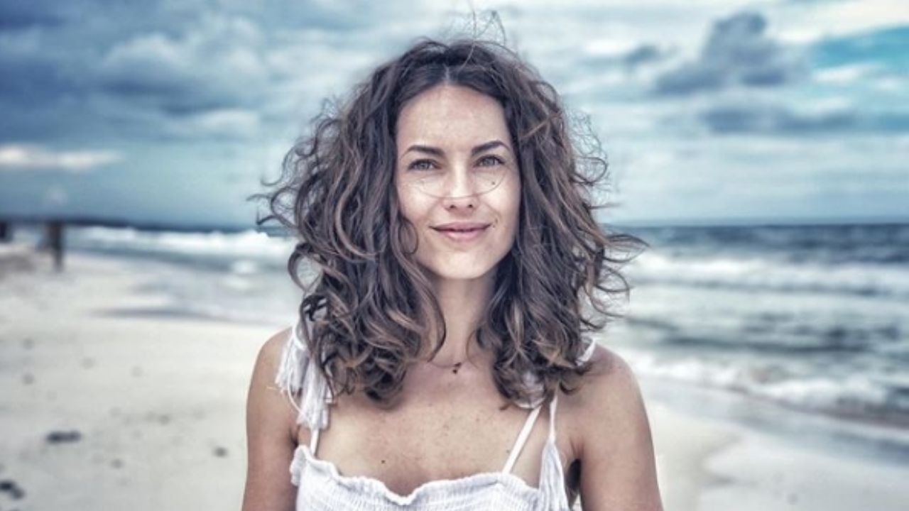 Con candente FOTO en redes, Bárbara Mori envía positivo mensaje de amor propio a sus fans