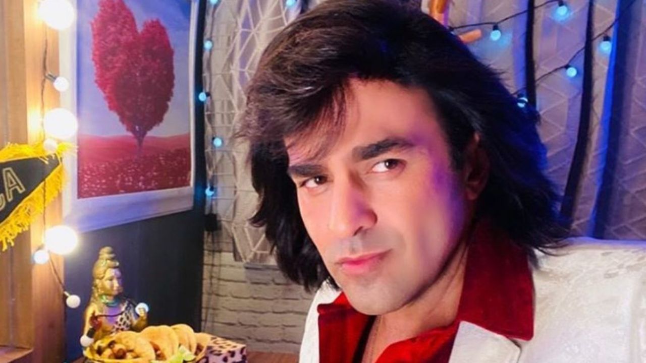 VIDEO: Albertano sale de personaje y se ‘cachetea’ con exactriz de Televisa