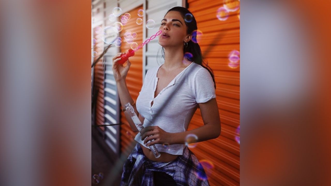 Livia Brito cautiva todo Instagram con candente baile en vestidito rojo