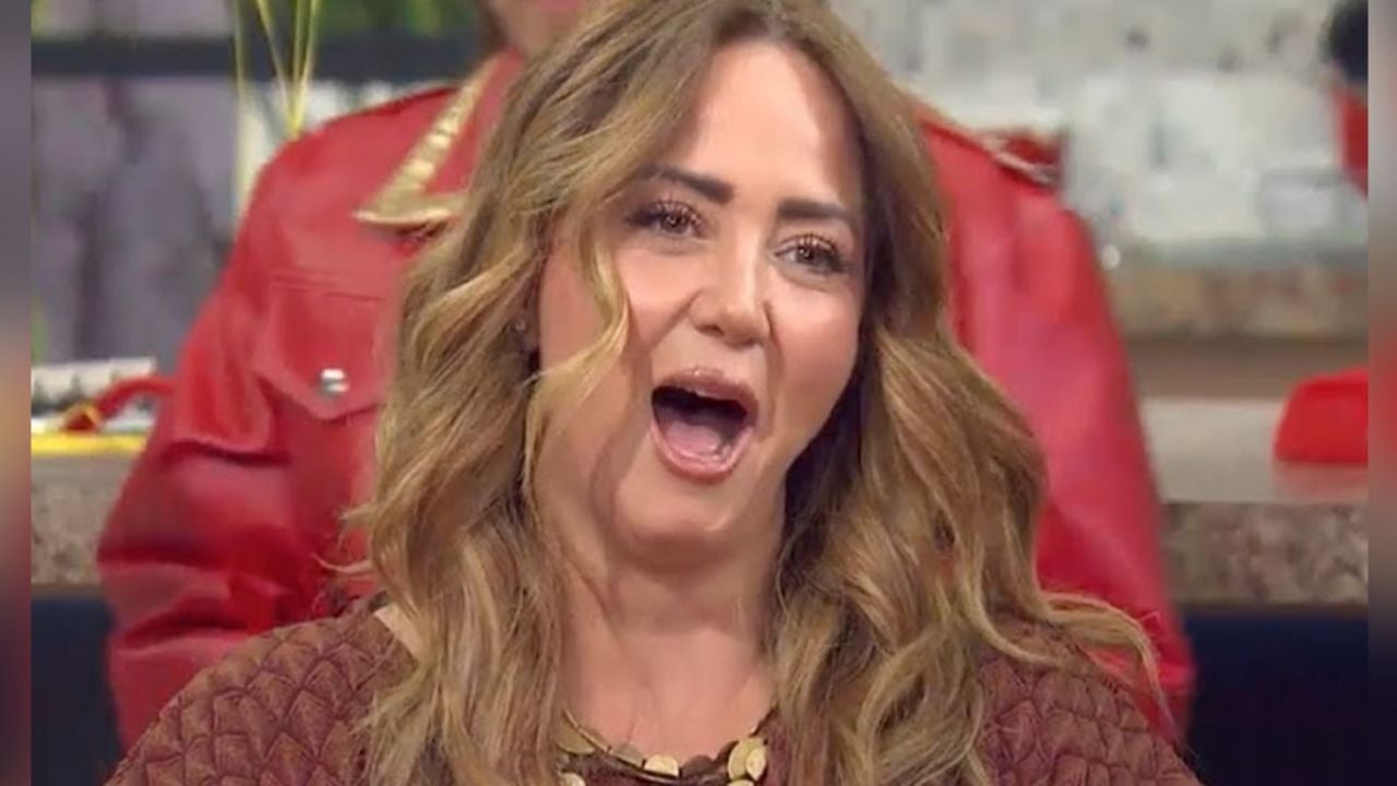Andrea Legarreta recibe un enorme e impactante regalo que “la ha llenado de color”