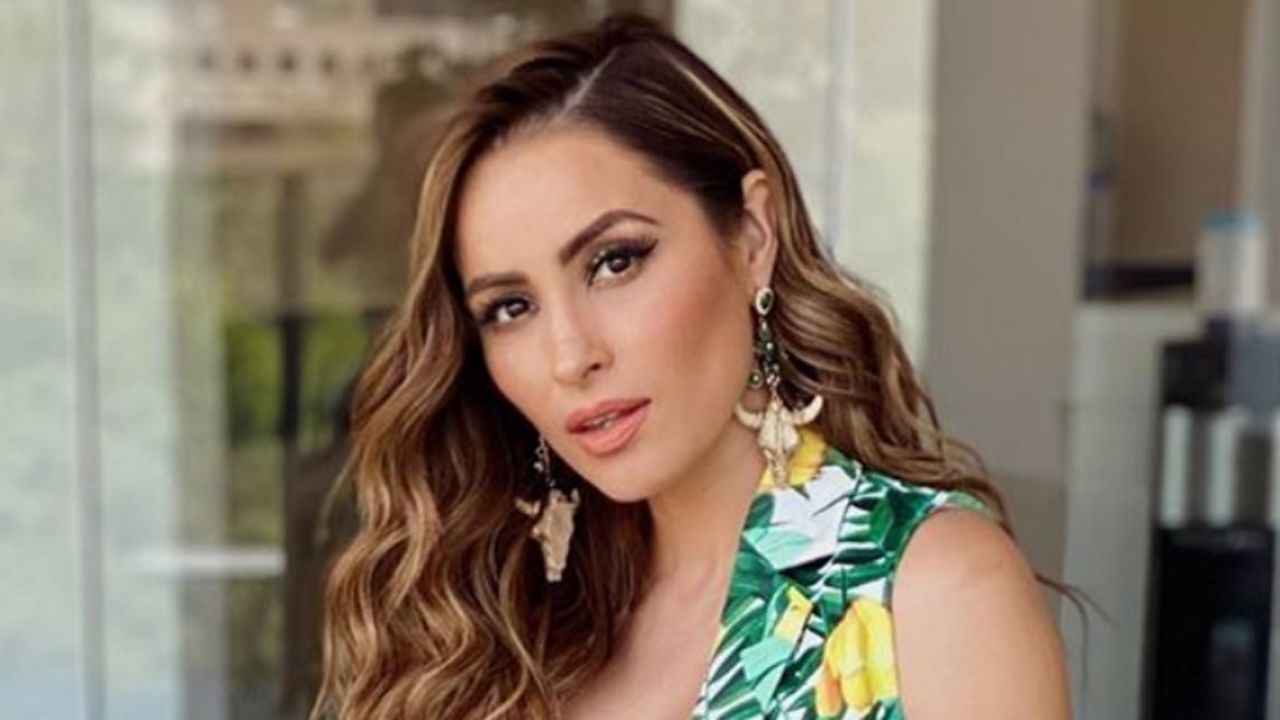 Cynthia Rodríguez engalana Instagram con despampanante atuendo veraniego