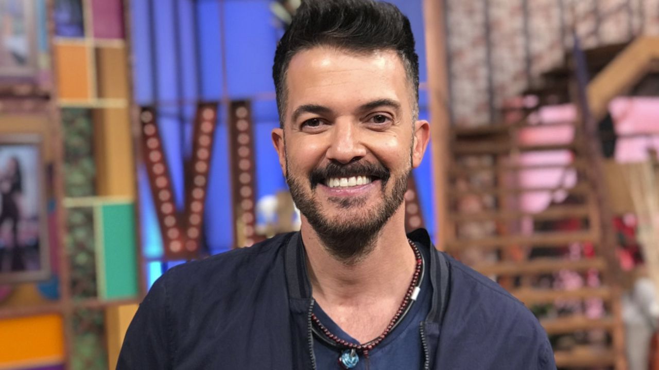 ¡Irreconocible! Tras dejar ‘Hoy’ y ‘VLA’, Fer del Solar reaparece en ‘Sale el Sol’ y confiesa esto