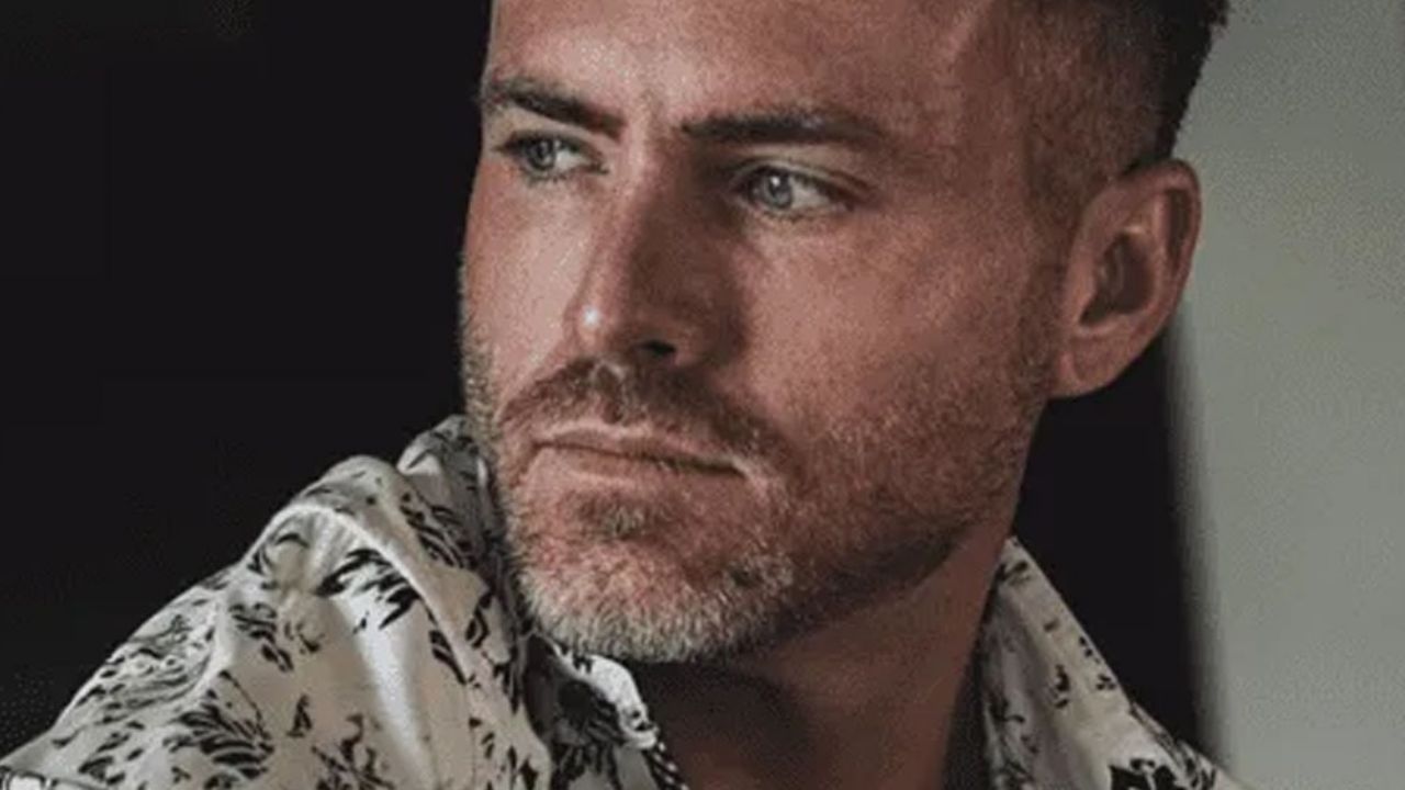 Erik Hayser consigue enamorar a todas en Internet gracias su trabajo en ‘Oscuro Deseo’