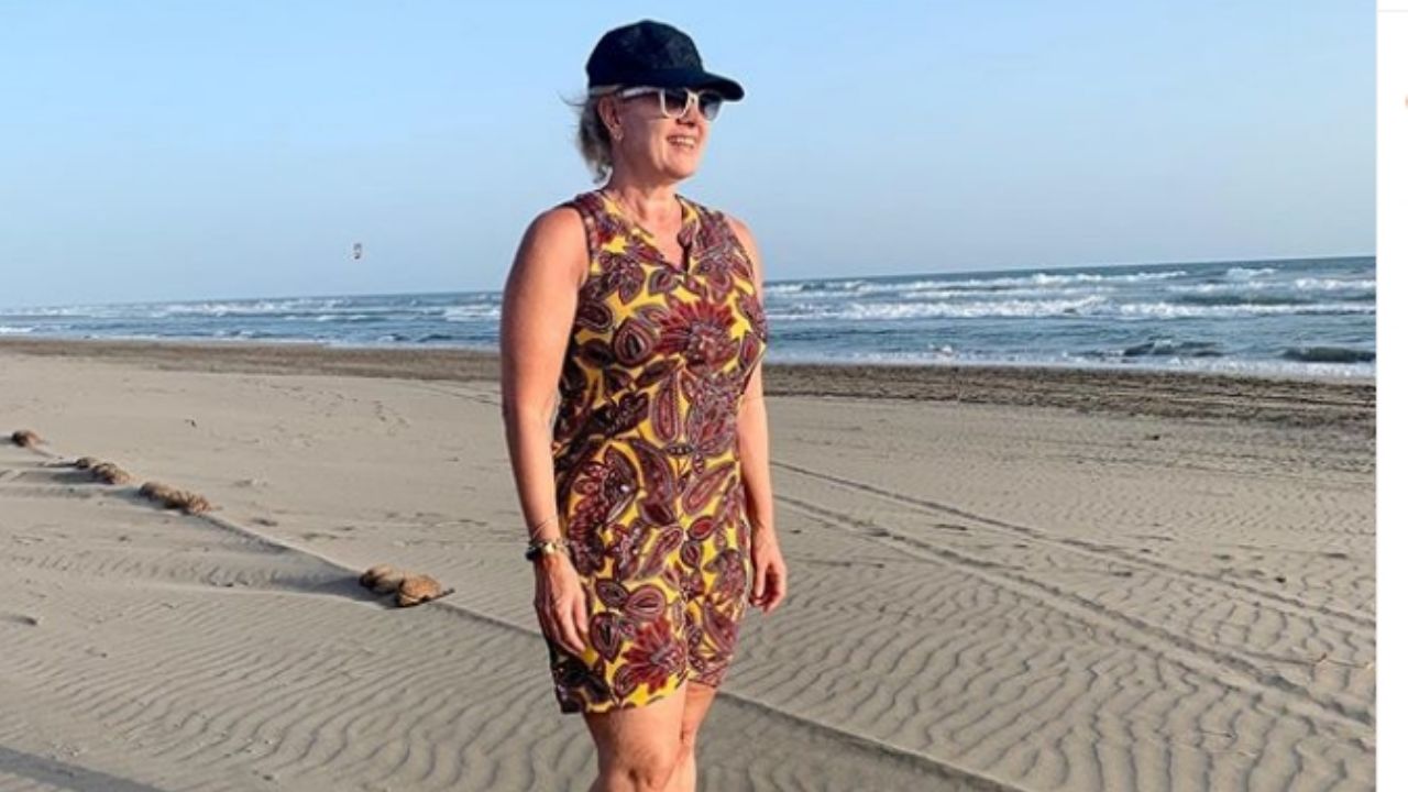 Érika Buenfil presume con orgullo sus arrugas, manchas y ojeras desde la playa: “Una estiradita”