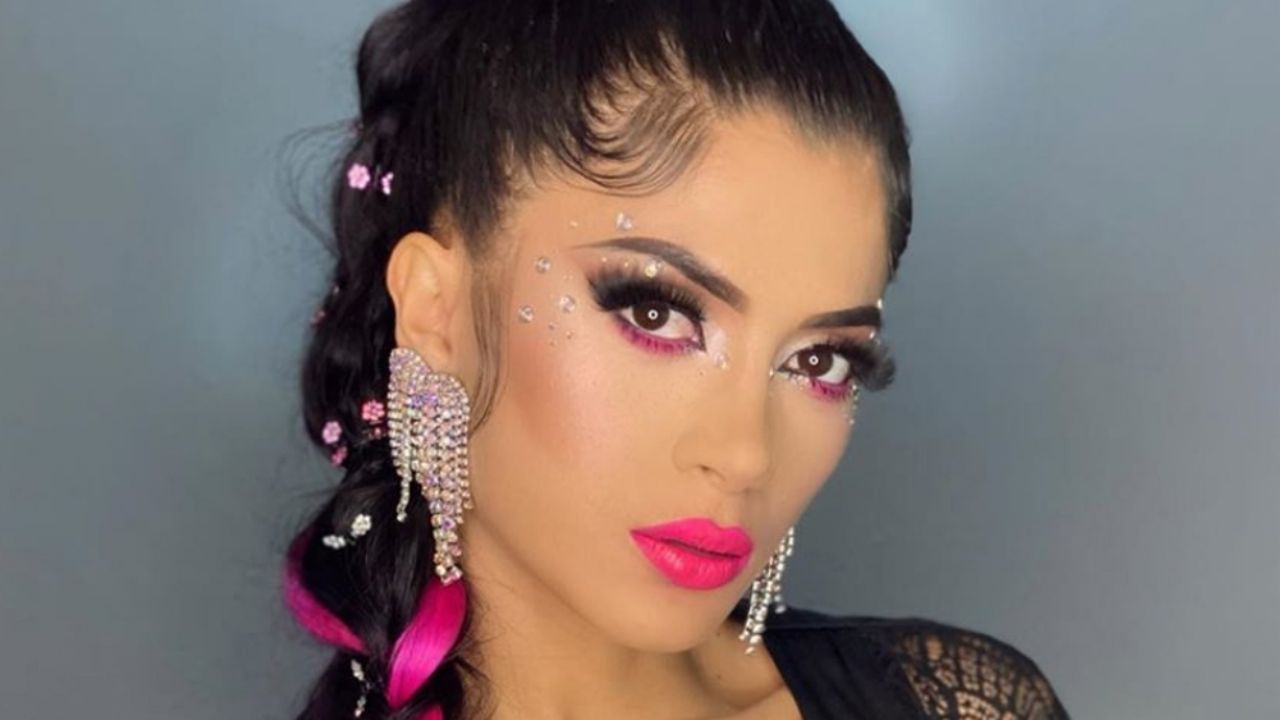 Sin temor a críticas, Kimberly Flores se deja ver sin una sola gota de maquillaje