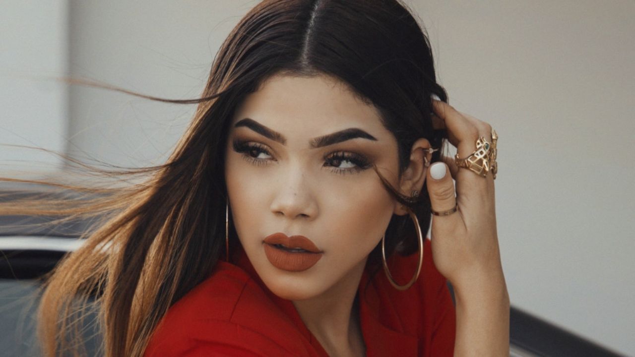 Kenia Os sorprende a sus fans con un homenaje a la ‘Reina del Tex-Mex’, Selena Quintanilla