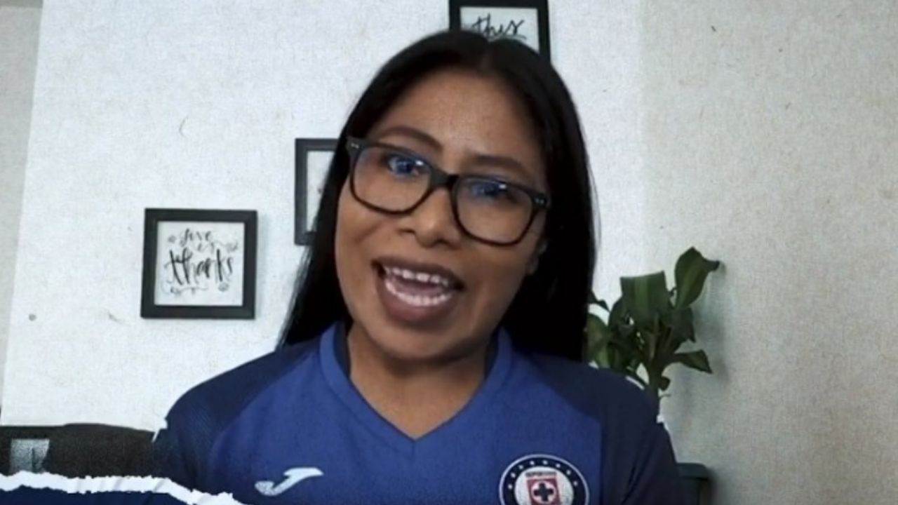 ¡Gran aficionada! Yalitza Aparicio se pone la camiseta y muestra su apoyo al Cruz Azul