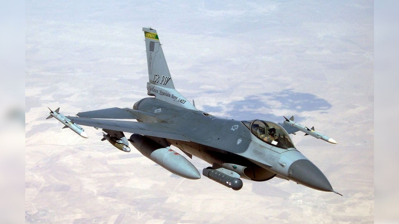 VIDEO: Avión de combate israelí se aproxima a aeronave de pasajeros; hay varios heridos