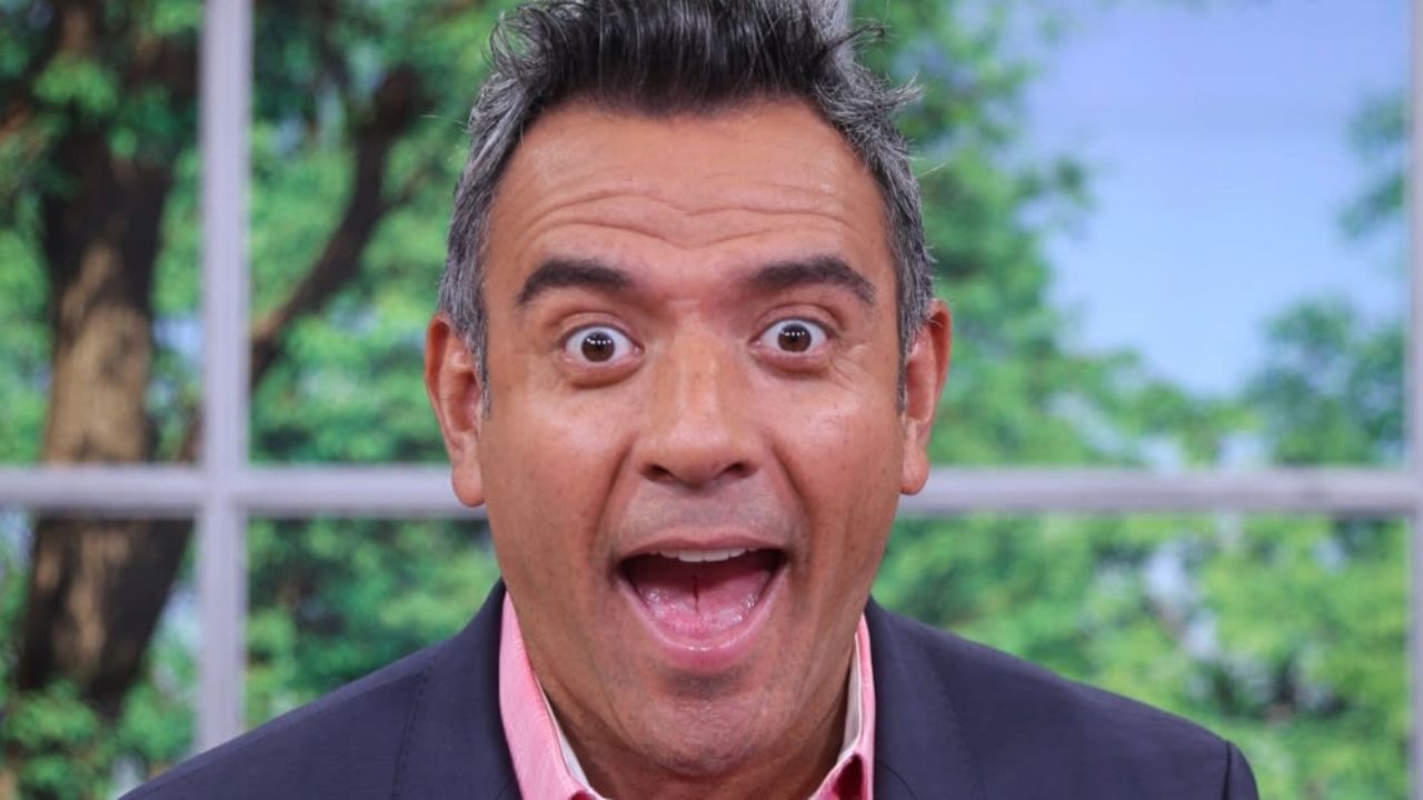 “Por la puerta grande”: Héctor Sandarti sobre volver a Televisa tras despido de Telemundo