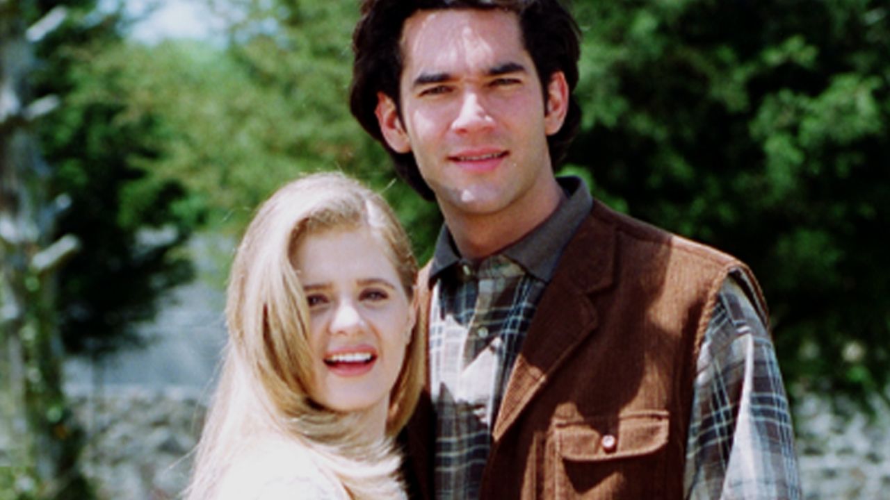 Instagram: Érika Buenfil recuerda su juventud con foto junto a Eduardo Santamarina