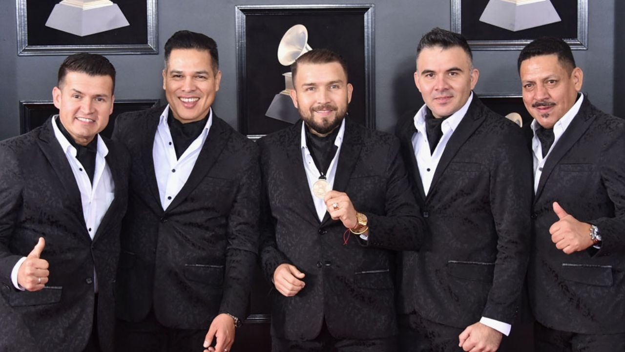 Integrantes de la Banda El Recodo presumen ser los padrinos del estadio del Mazatlán FC