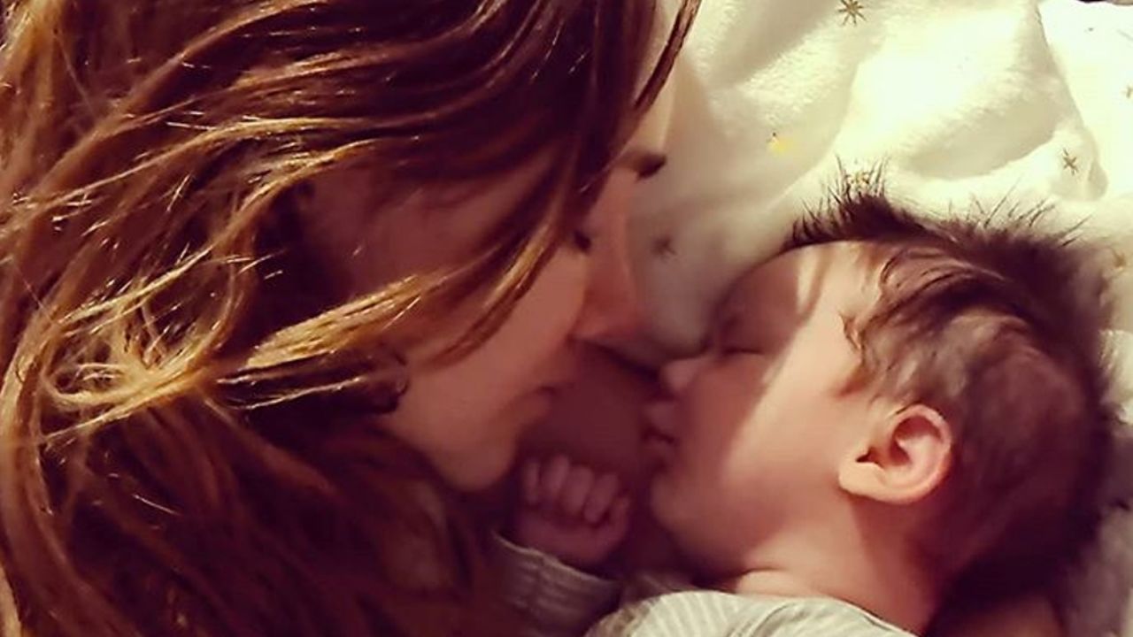 ¿idénticos? Sherlyn presume en Instagram lo mucho que su bebé se parece a ella