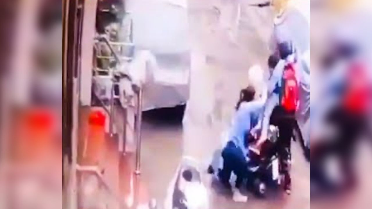 VIDEO: Madre se viste de héroe y evita el secuestro de su hija de 4 años en la India