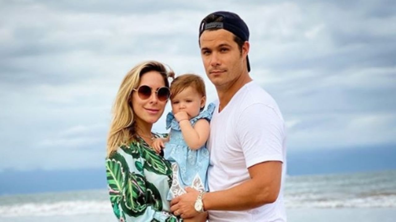 El mensaje de Kris Cid tras revelar que tiene Covid-19 mientras espera bebé con conductor de ‘VLA’