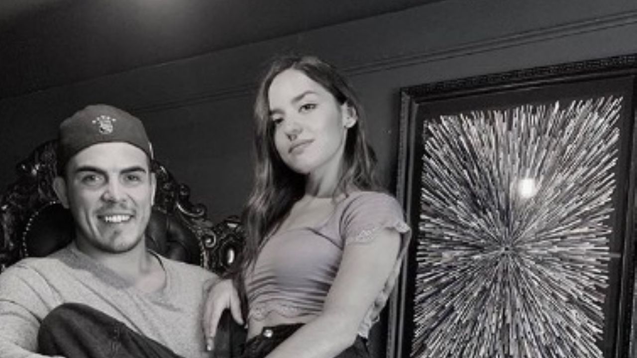 Casandra de ‘Extatlón’ ‘se molesta’ con fan tras opinar de su relación con Yomi: “Empalagosa”