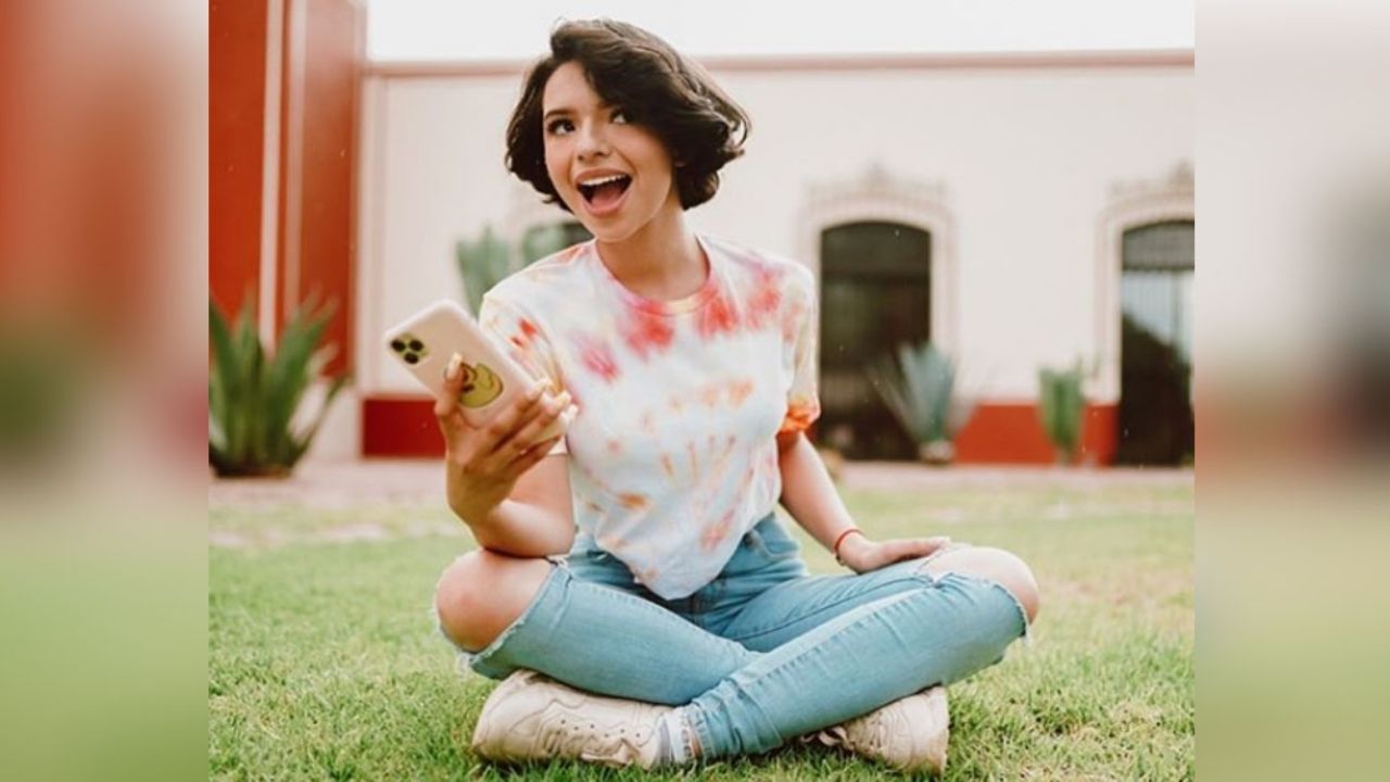 Ángela Aguilar sorprende en redes sociales ¡y no con Christian Nodal!