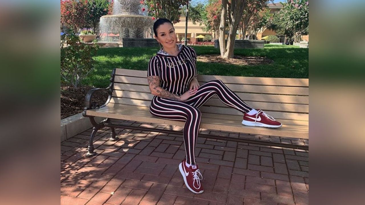 La ‘Chiquilla Bonita’ de ‘El Buki’ hace estallar las redes y roba más que suspiros