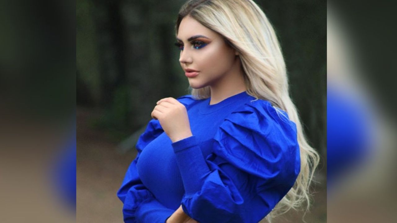 Jeni de ‘Enamorándonos’, enamora al lucir de azul y acompañada de un caballo