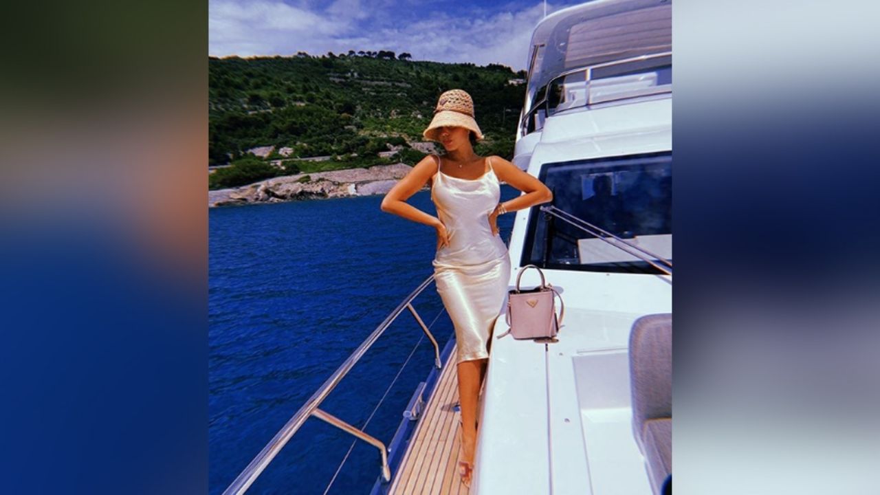 Georgina, novia de Cristiano Ronaldo, cautiva con infartante ‘outfit’ al asolearse en un yate