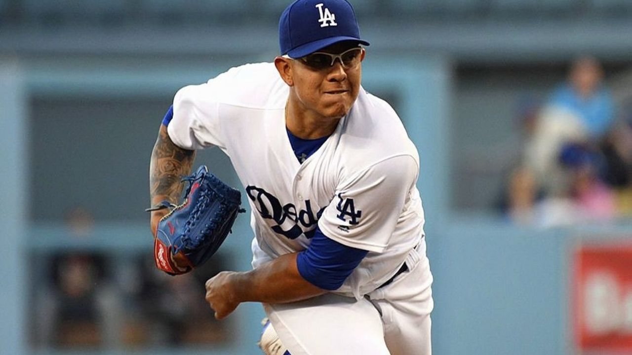 Julio Urías se va sin decisión en la derrota de los Dodgers ante Gigantes