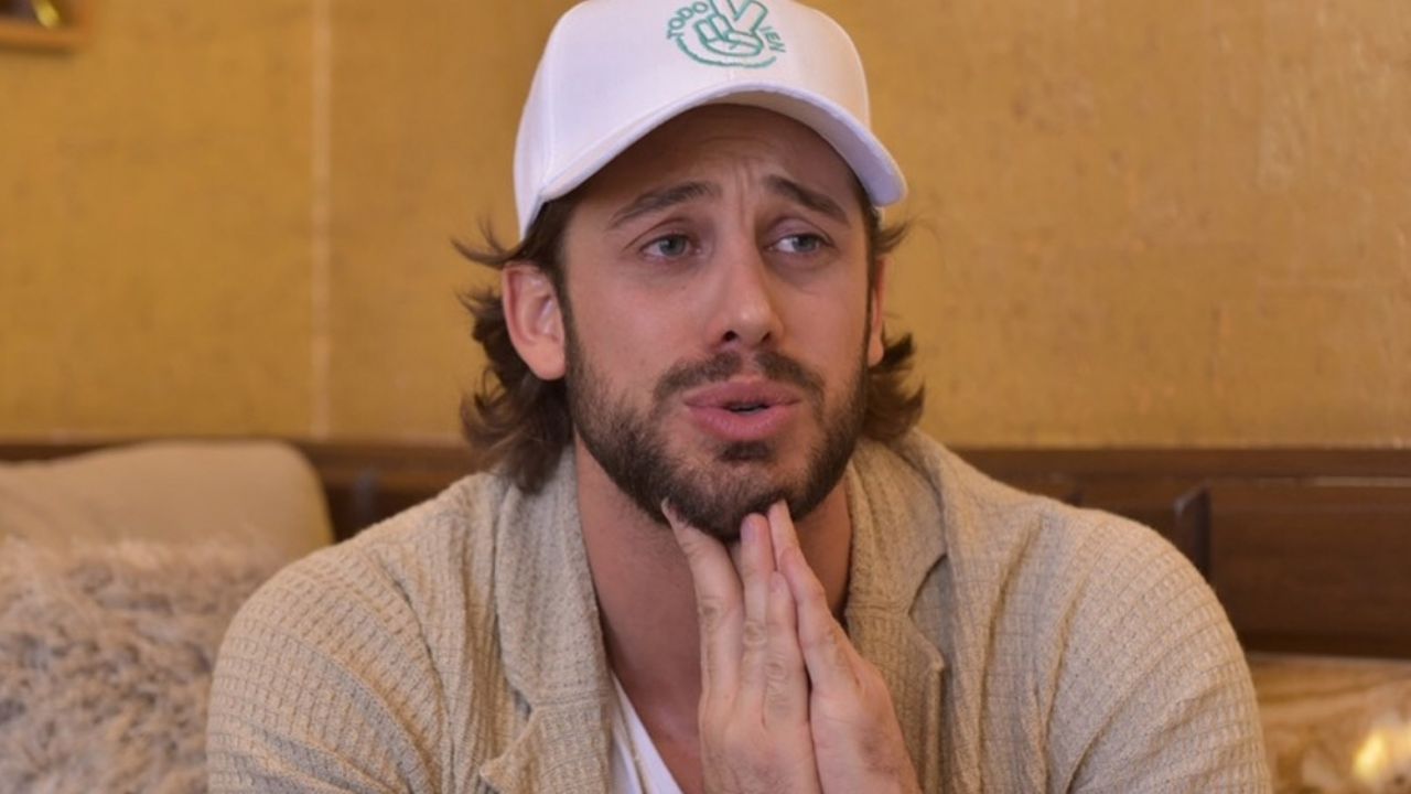 ¡Qué oso! Lambda García, conductor de ‘Hoy’, sufre penoso accidente en pleno aeropuerto