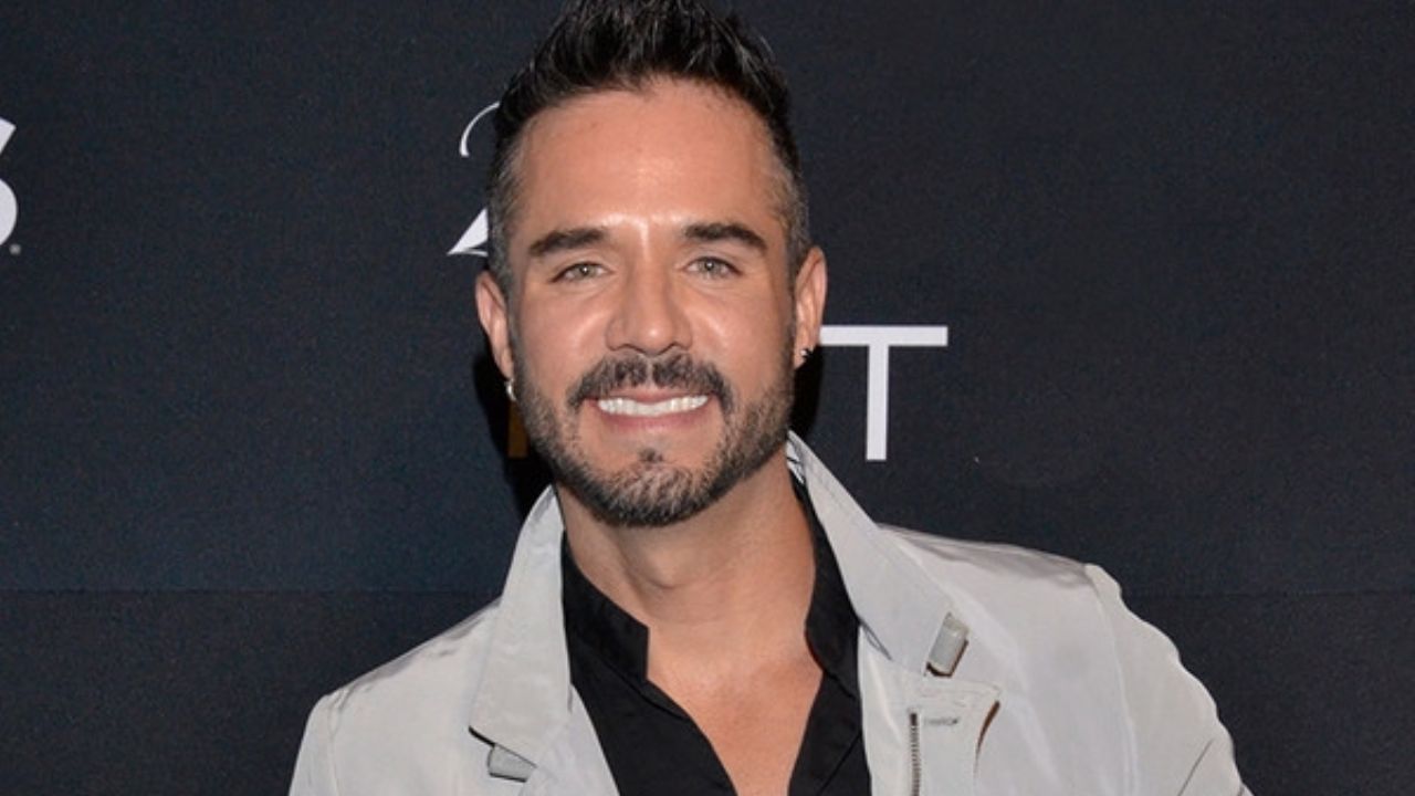 Tras dejar foros de Televisa, José Ron da triste mensaje a ex y presume trabajo ¿en TV Azteca?