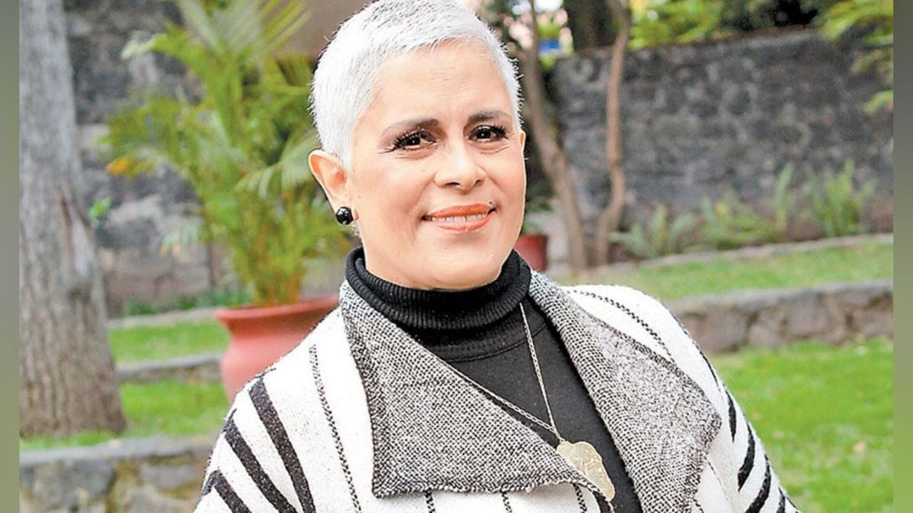 Eugenia León confiesa que tiene una extraña enfermedad que ha dañado sus articulaciones