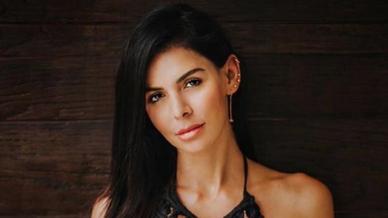 Vanessa Arias, actriz de TV Azteca, se escapa a Cancún y así disfruta de sus mares