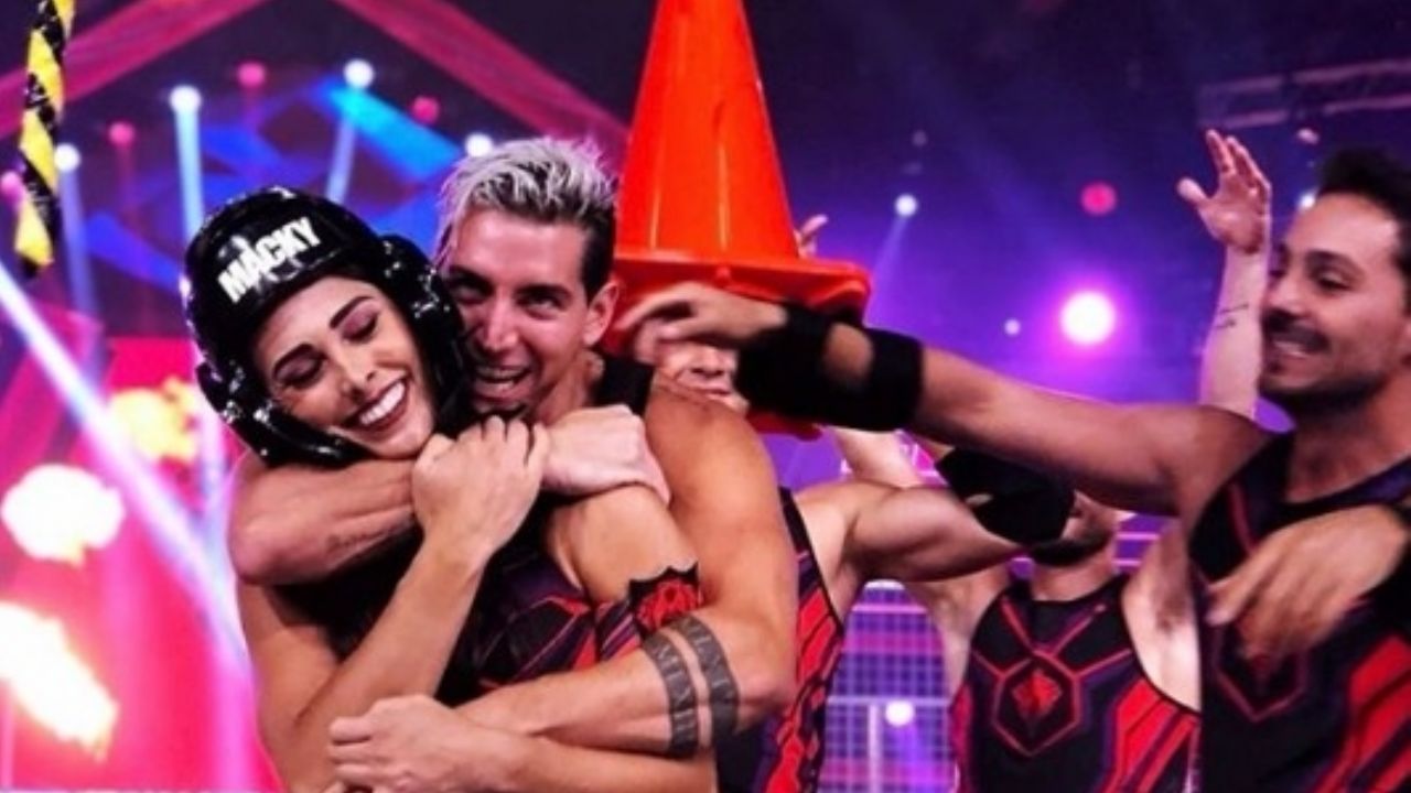 ¿Nuevo romance en Televisa? Macky González presume serenata y fans hablan del galán