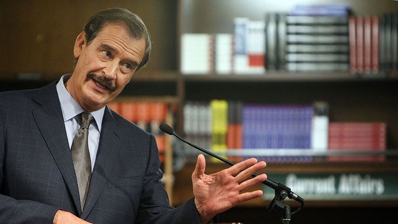 Usuarios ‘tunden’ a Vicente Fox tras compartir un simple mensaje en Twitter: “Ya siéntese señor”