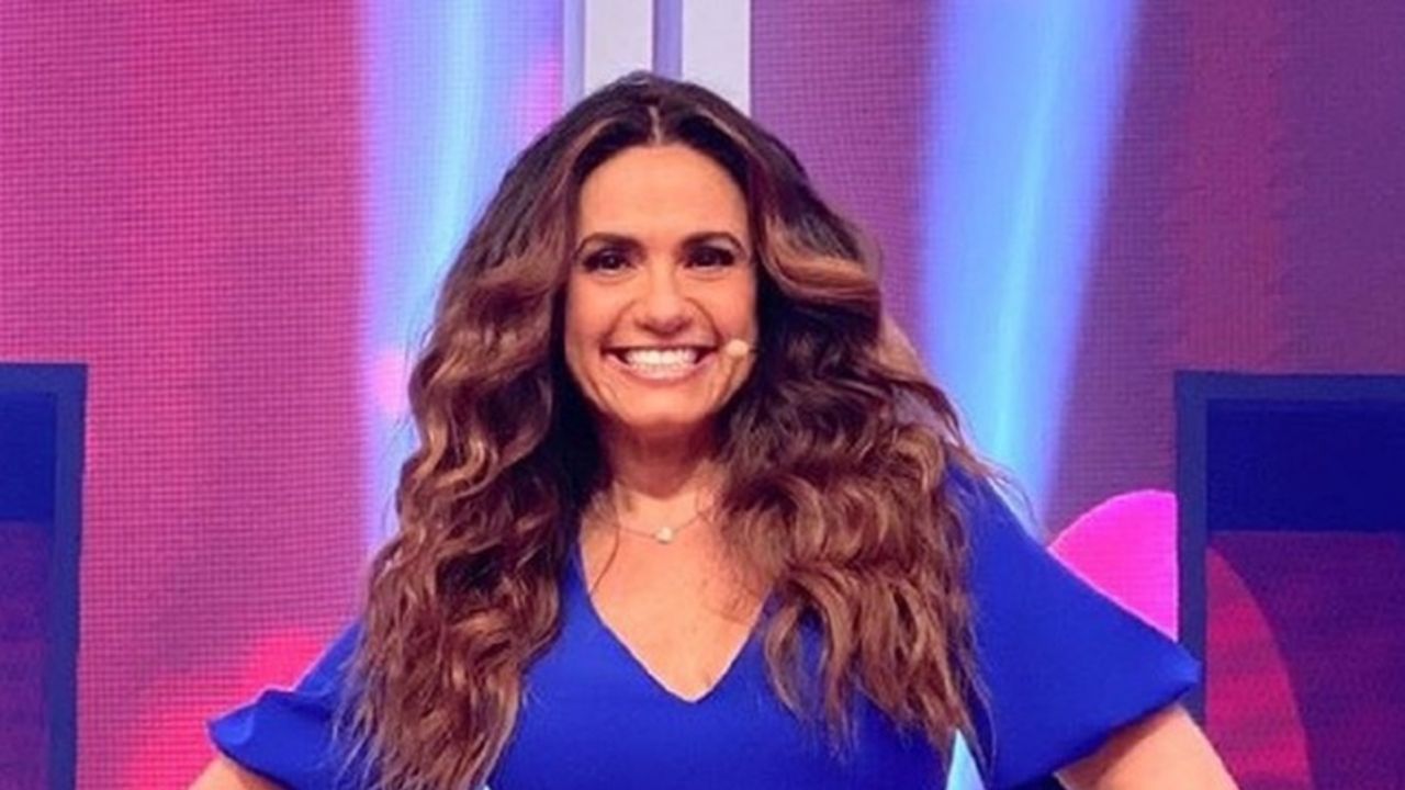 ¿Adiós TV Azteca? Ante fracaso de ‘Enamorándonos’, Penélope Menchaca ‘regresa’ a Telemundo