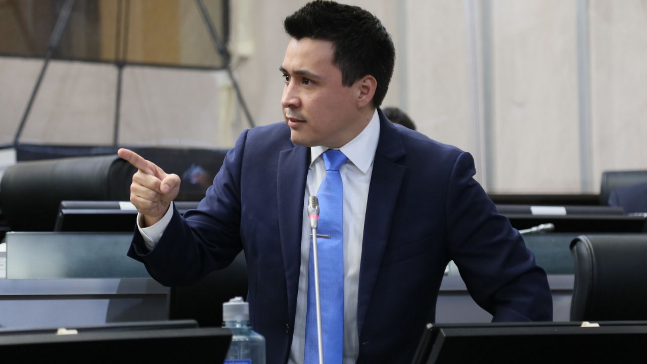 Diputado Eduardo Urbina busca dictamar la Ley Olimpia para evitar la violencia digital