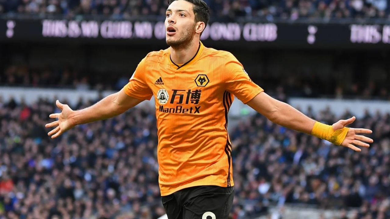 ¿Raúl Jiménez se queda? El mexicano presenta la nueva piel de los ‘Wolves’