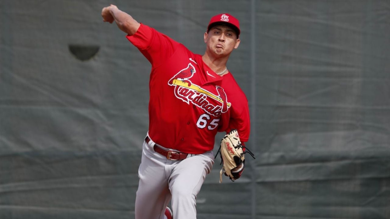 Mexicano Giovanny Gallegos es activado por los Cardenales de San Luis