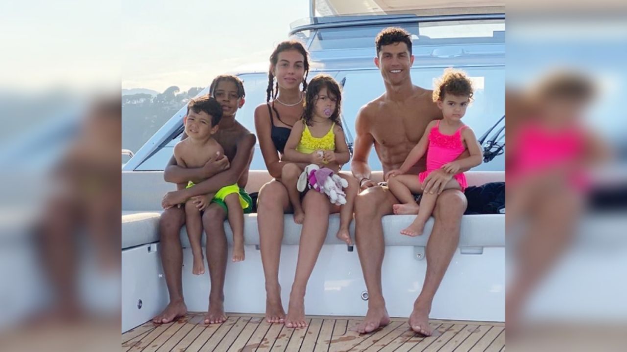 VIDEO: Fans de Cristiano Ronaldo lo sorprenden con serenata en medio del mar