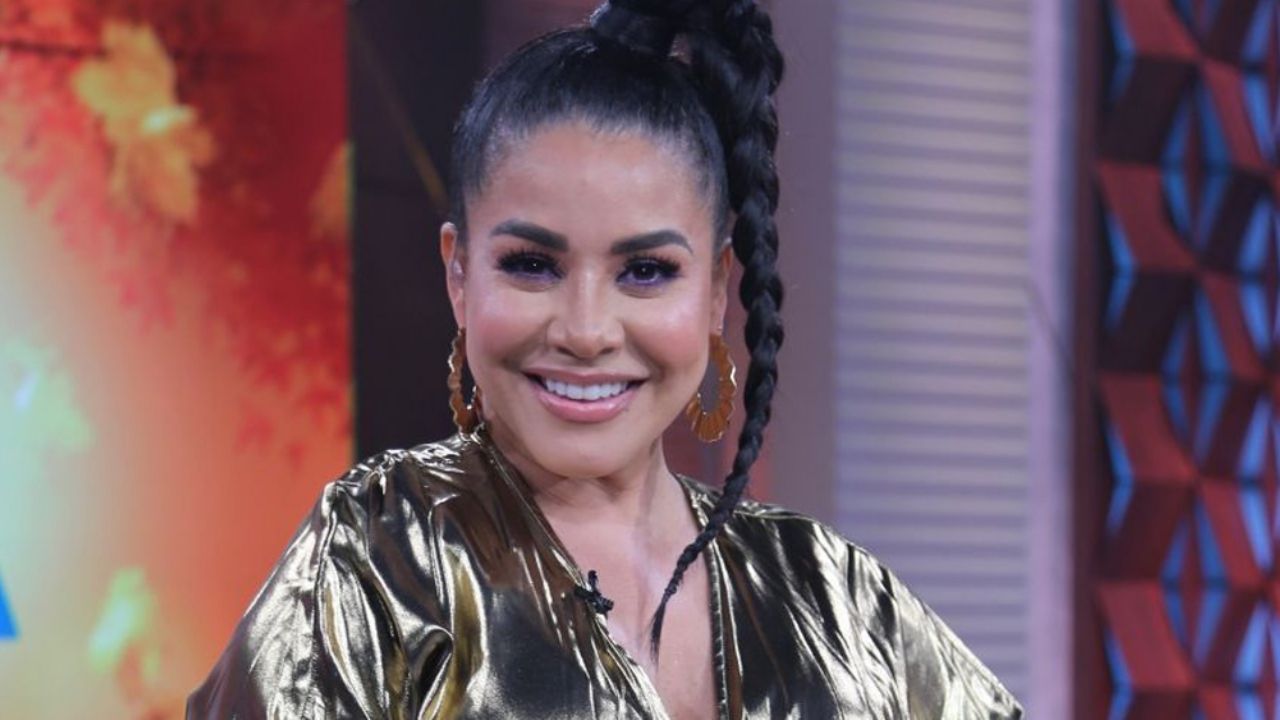 ‘La Venenosa’ ignora polémica con Telemundo y baila al ritmo de Camilo en TikTok