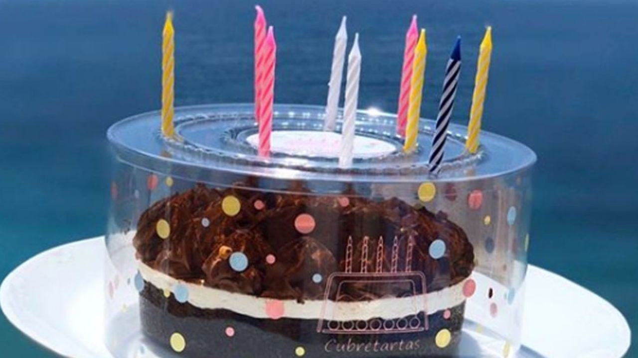 VIDEO: Crean ingenioso invento anti Covid-19 para poder salvar las fiestas de cumpleaños