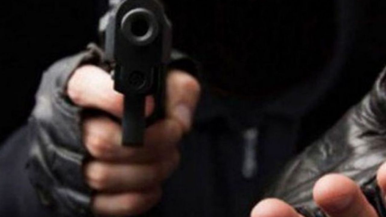 Asaltan a mujer afuera de un banco en Hermosillo; la despojan de más de 200 mil pesos