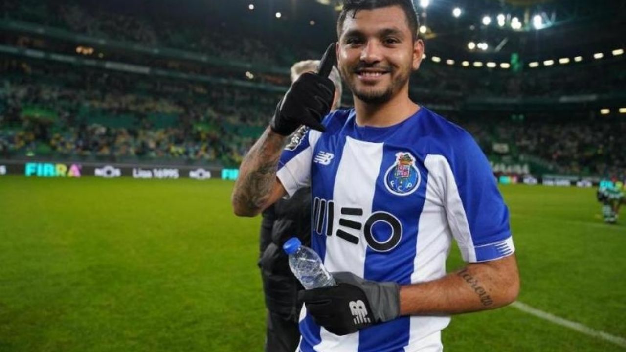 El ‘Tecatito’ Corona sería prioridad en el mercado de fichajes para el Sevilla