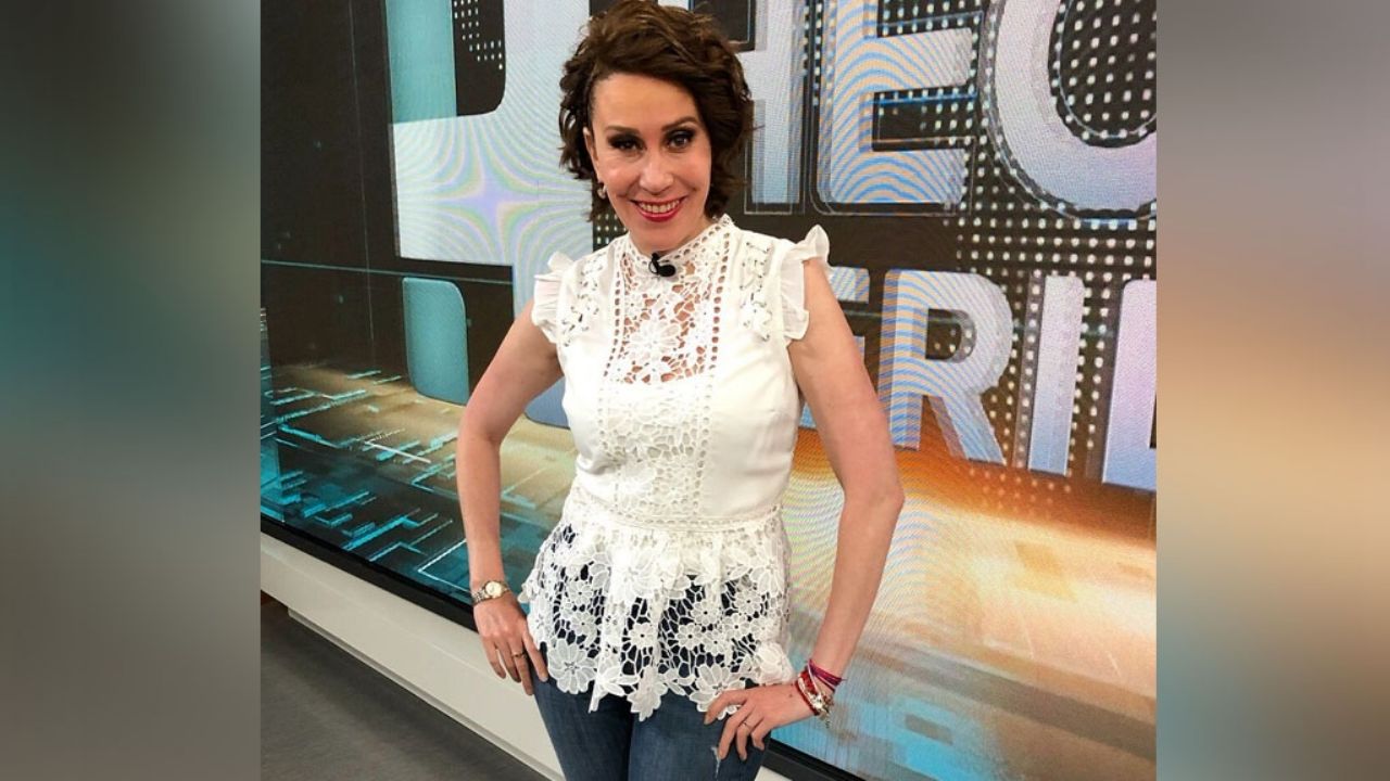 “Parece garrocha”: Mónica Castañeda es criticada por mostrar las piernas en ‘Ventaneando’