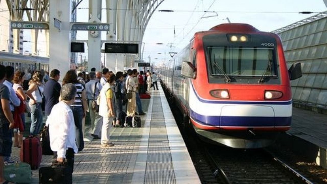 Tren de alta velocidad se descarrila en Portugal; hay dos muertos y 50 heridos