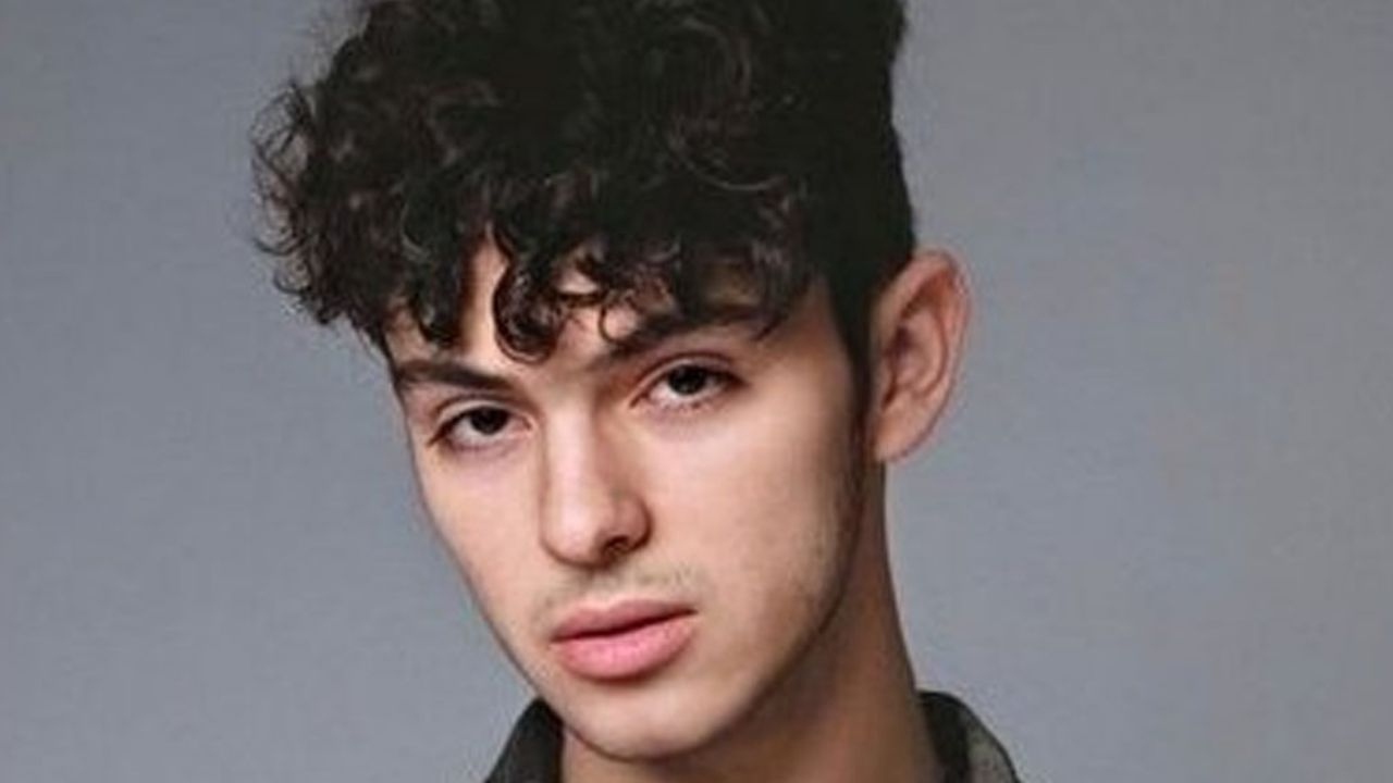 Joven actor de Televisa rompe en llanto ante fans al saber que ganó premio Glaad