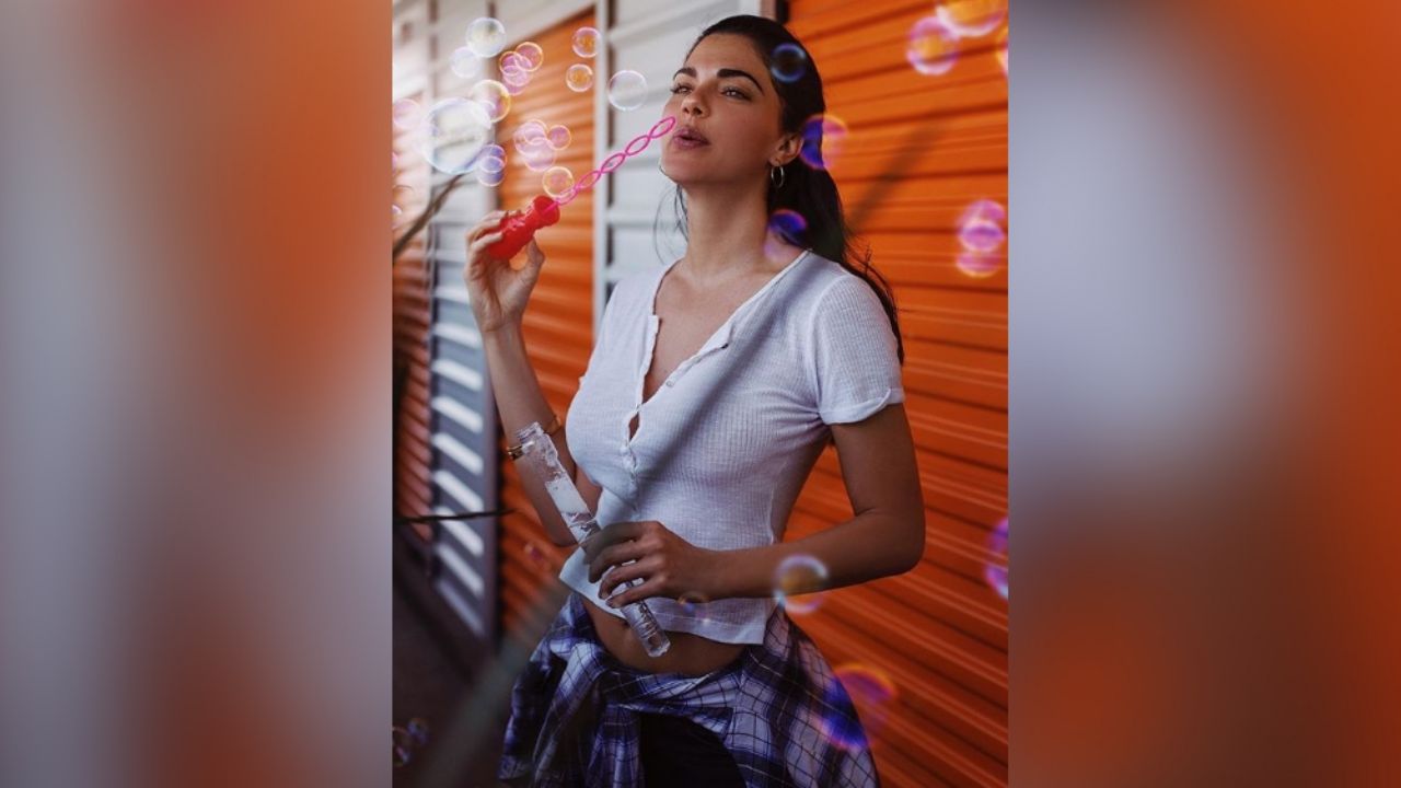 Livia Brito conquista todo TikTok con espectacular ‘outfit’ naranja: “Eres arte”
